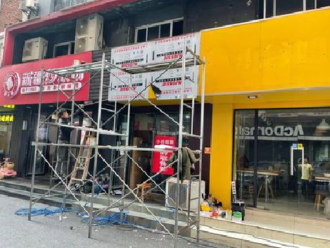 叙永制作广告招牌如何避免它发黄？